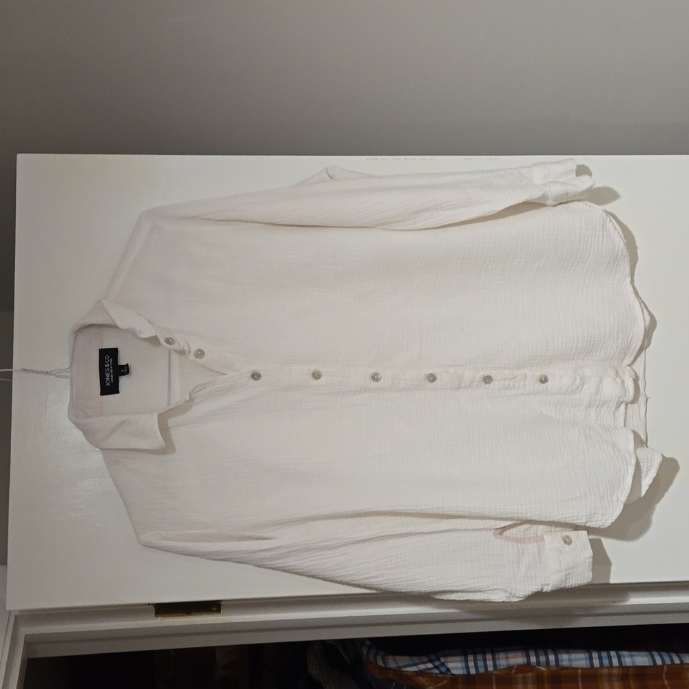 Womens size Large Jones  New York white button-up long sleeve shirt.